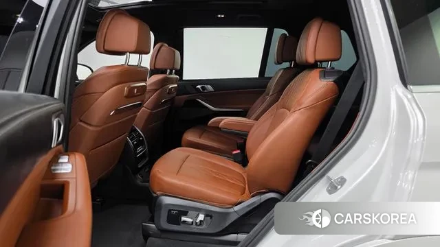 BMW X7 (G07) 2024 Белый из Кореи, фото 3