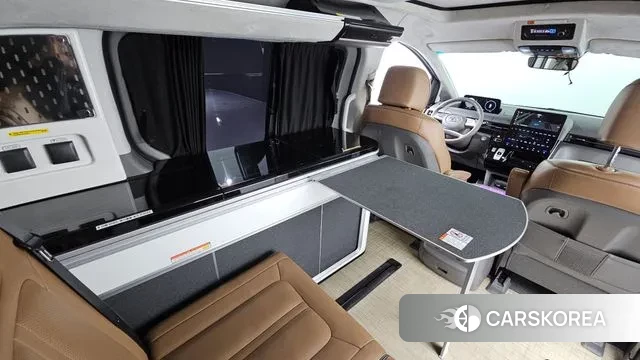 Hyundai Staria 2023 Белый из Кореи, фото 3