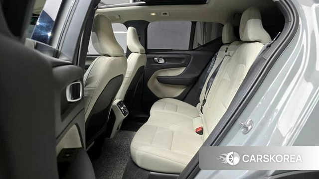 Volvo XC40 2024 Цвет галактики из Кореи, фото 3