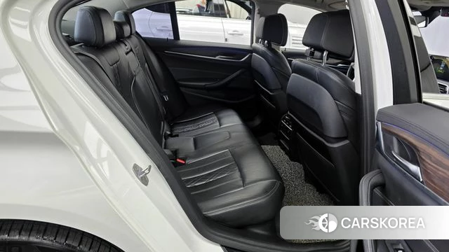 BMW 5 Series (G30) 2018 Белый из Кореи, фото 3