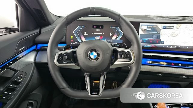 BMW 5 Series (G60) 2025 Белый из Кореи, фото 3