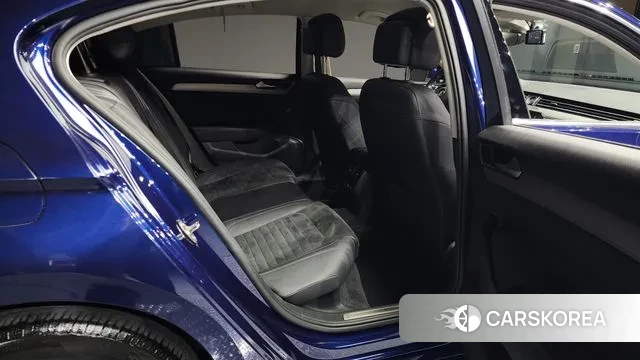 Volkswagen Passat GT (B8) 2018 Синий из Кореи, фото 3