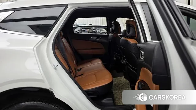 Kia Sportage 5th Generation 2023 Белый из Кореи, фото 3