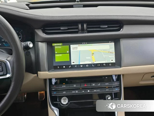 Jaguar XF (X260) 2019 Белый из Кореи, фото 3