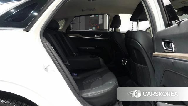 Kia K5 3rd generation 2023 Белый из Кореи, фото 3