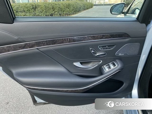 Mercedes-Benz S-class id 4208475 из Китая 3