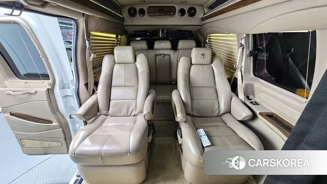 Chevrolet Express Van 2018 Белый из Кореи, фото 3