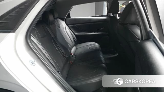 Hyundai Avante Hybrid (CN7) 2021 Серебристо-серый из Кореи, фото 3