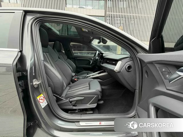 Audi A3 2023 Темно-серый из Китая, фото 3