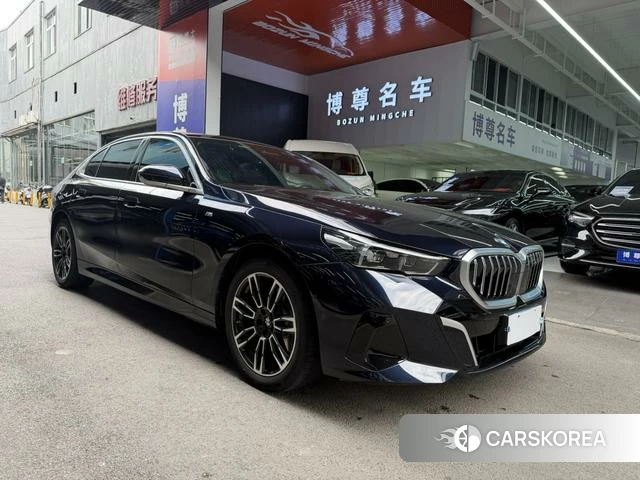 BMW 5 series 2024 Черный из Китая, фото 3