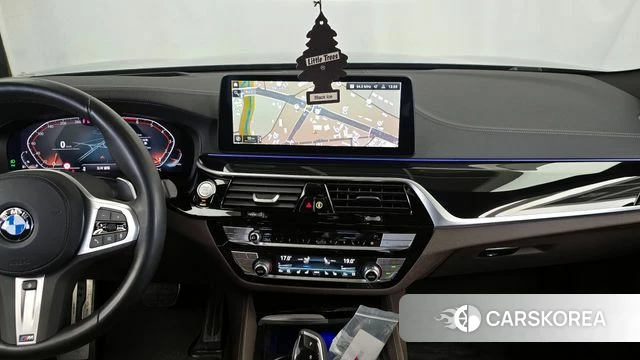 BMW 5 Series (G30) 2023 Черный из Кореи, фото 3