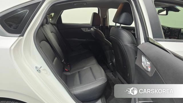 Kia The New K3 2nd generation 2022 Белый из Кореи, фото 3