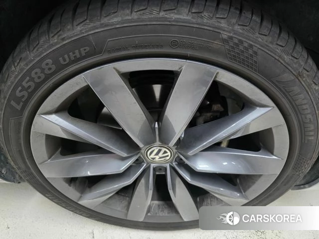 Volkswagen Arteon 2020 Серебристо-серый из Кореи, фото 3