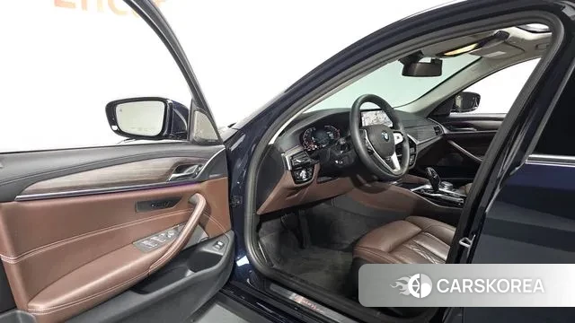 BMW 5 Series (G30) 2020 Черный из Кореи, фото 3