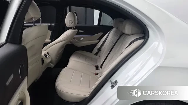 Mercedes-Benz E-Class W213 2022 Белый из Кореи, фото 3