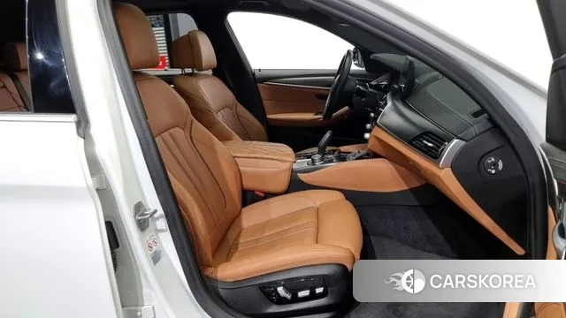 BMW 5 Series (G30) 2022 Белый из Кореи, фото 3