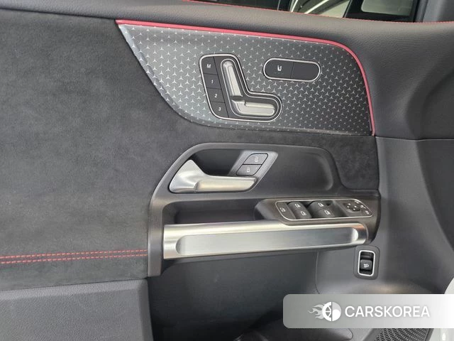 Mercedes-Benz GLB-Class X247 2025 Белый из Кореи, фото 3