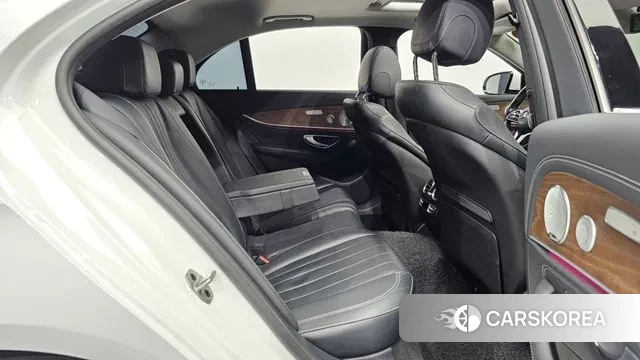 Mercedes-Benz E-Class W213 2020 Белый из Кореи, фото 3