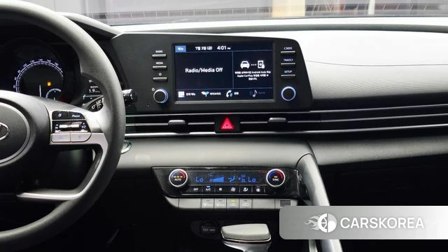 Hyundai Avante Hybrid (CN7) 2021 Серебристо-серый из Кореи, фото 3
