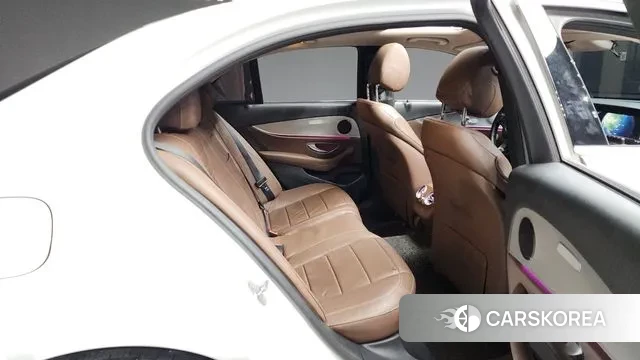 Mercedes-Benz E-Class W213 2018 Белый из Кореи, фото 3
