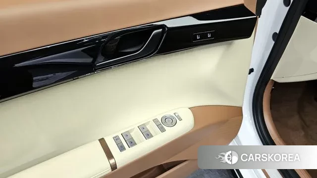 Hyundai Grandeur Hybrid (GN7) 2023 Белый из Кореи, фото 3