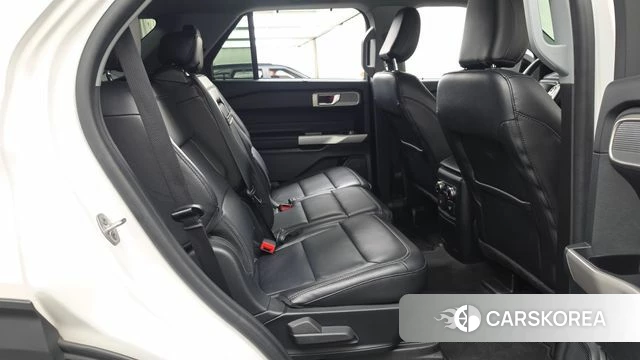 Ford Explorer 6th Generation 2023 Белый из Кореи, фото 3