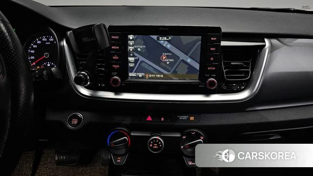 Kia Stonic 2018 Белый из Кореи, фото 3