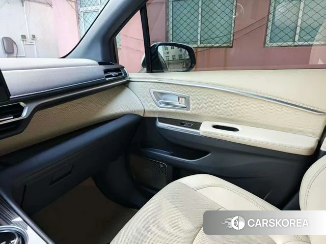 Toyota Grevia 2024 Белый из Китая, фото 3