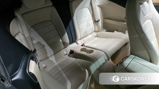 Mercedes-Benz C-Class W205 2018 Белый из Кореи, фото 3