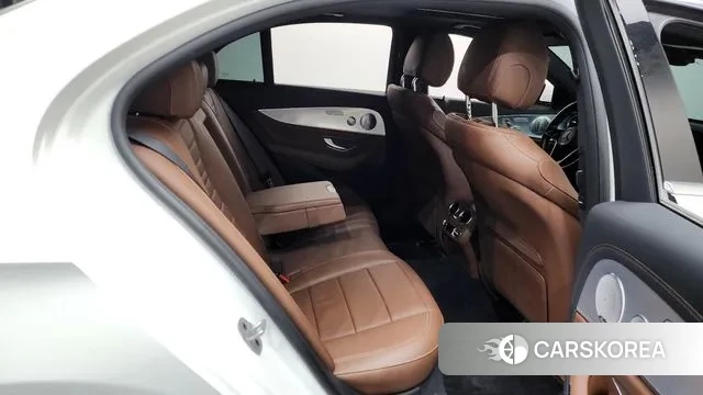 Mercedes-Benz E-Class W213 2021 Белый из Кореи, фото 3