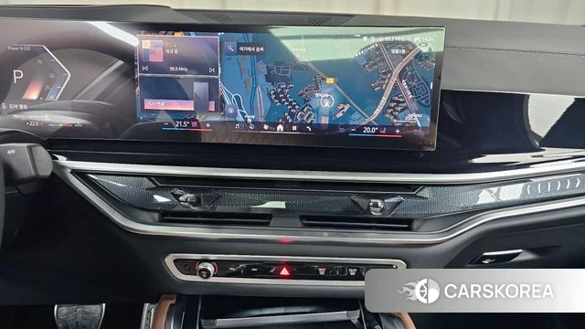 BMW X6 (G06) 2025 Светло-серебряный цвет из Кореи, фото 3