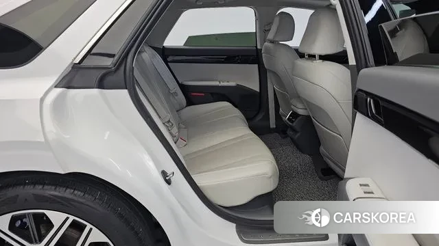 Hyundai Grandeur Hybrid (GN7) 2023 Белый из Кореи, фото 3