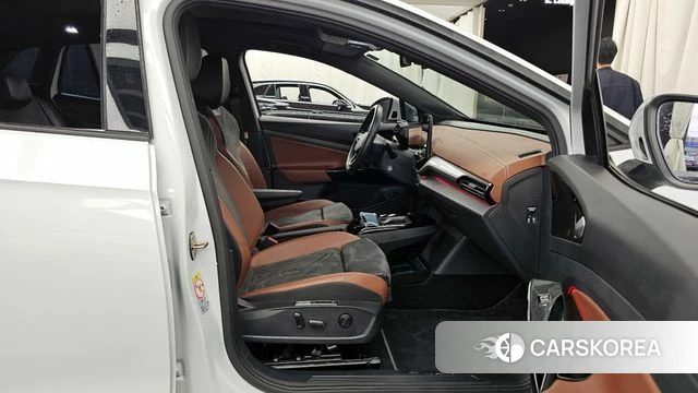 Volkswagen ID.4 2023 Белый из Кореи, фото 3