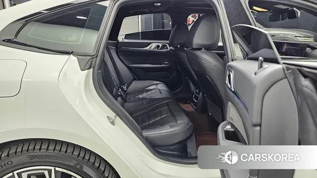 BMW i4 2023 Белый из Кореи, фото 3