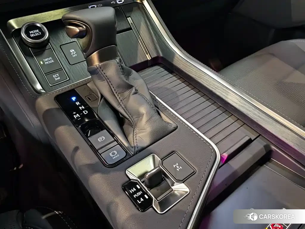 Lexus GX 2026 Черный из Китая, фото 3
