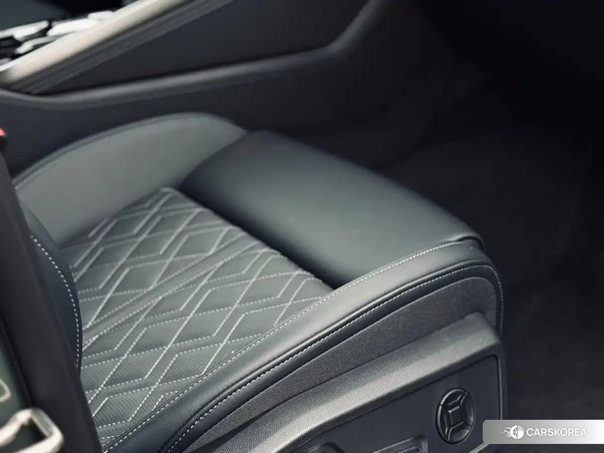 Audi Q5L 2025 Зеленый из Китая, фото 3