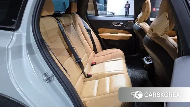Volvo V60 Cross-Country 2nd Generation 2020 Серебристо-серый из Кореи, фото 3