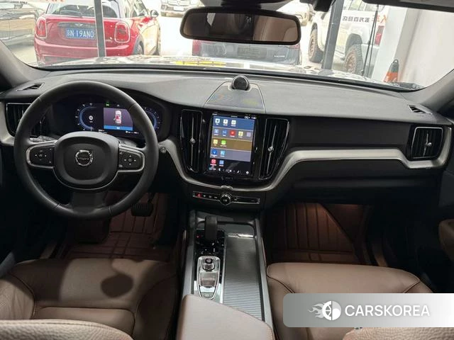 Volvo XC60 2023 Серебристо-серый из Китая, фото 3