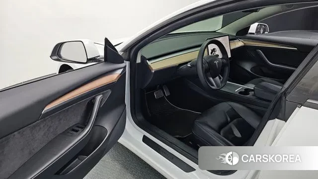 Tesla Model 3 2021 Белый из Кореи, фото 3