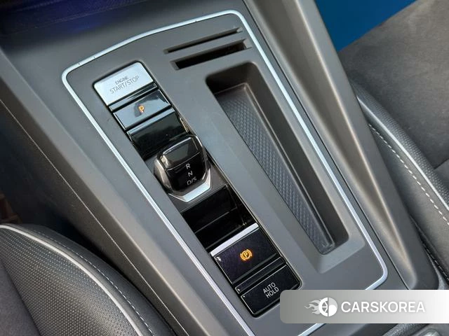Volkswagen Golf 2024 Белый из Китая, фото 3