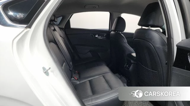 Kia The New K3 2nd generation 2022 Белый из Кореи, фото 3