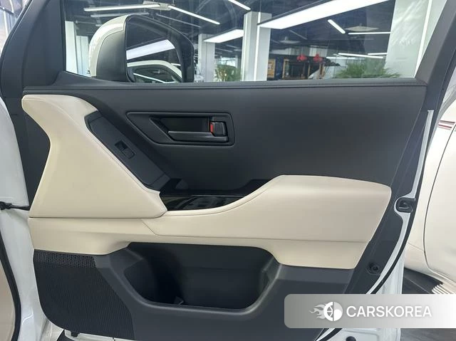 Toyota Land Cruiser (imported) 2024 Белый из Китая, фото 3