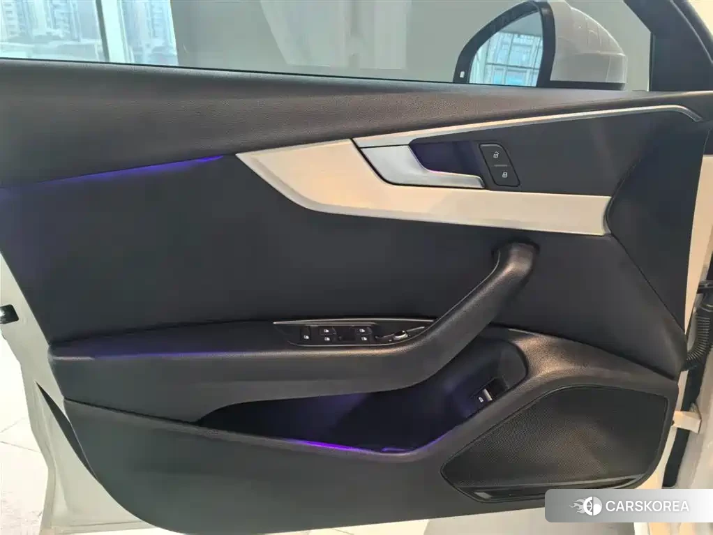 Audi A4L 2022 Белый из Китая, фото 3