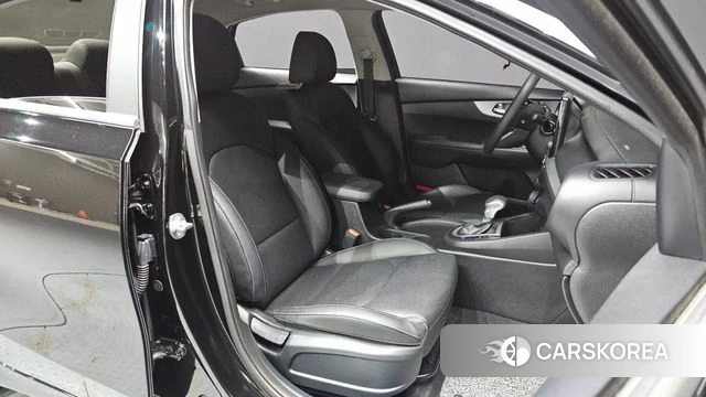 Kia The New K3 2nd generation 2021 Черный из Кореи, фото 3