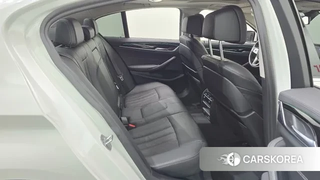 BMW 5 Series (G30) 2019 Белый из Кореи, фото 3