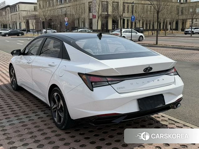 Hyundai Elantra 2022 Белый из Китая, фото 3