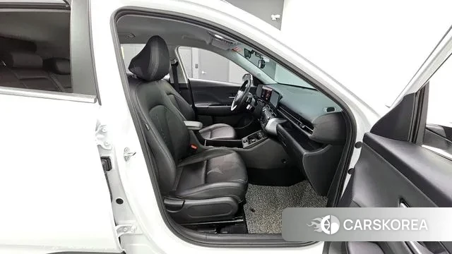 Hyundai Kona (SX2) 2024 Белый из Кореи, фото 3