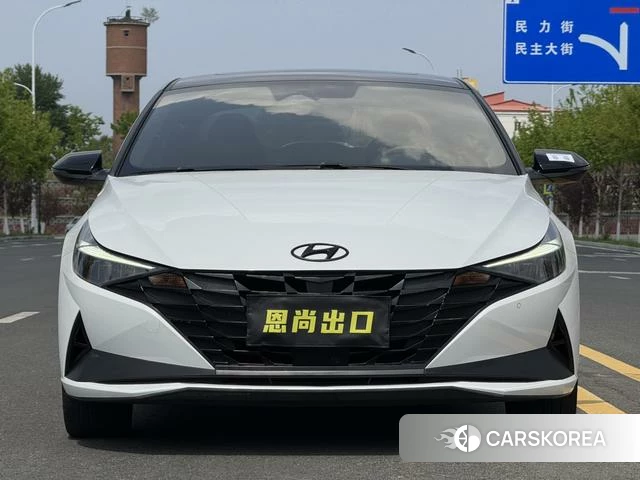 Hyundai Elantra 2022 Белый из Китая, фото 3
