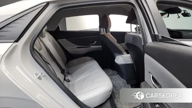 Hyundai Avante (CN7) 2020 Серебристо-серый из Кореи, фото 3