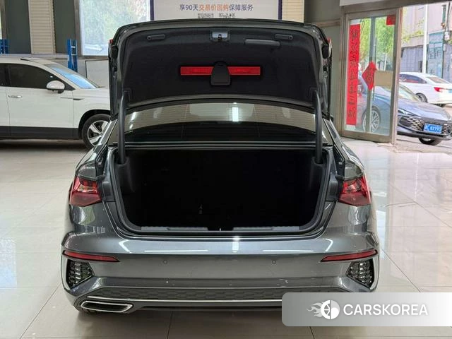 Audi A3 2023 Темно-серый из Китая, фото 3